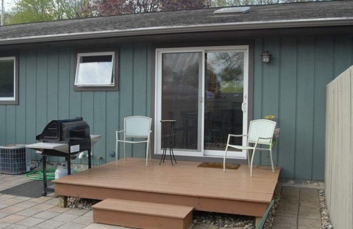 Douglas Condo | Bright Saugatuck/Douglas Getaway Condo with Oceanfront Views