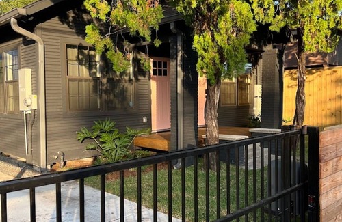 Northside House | Charming Bungalow 6 minutes from Downtown & Astros Stadium!
