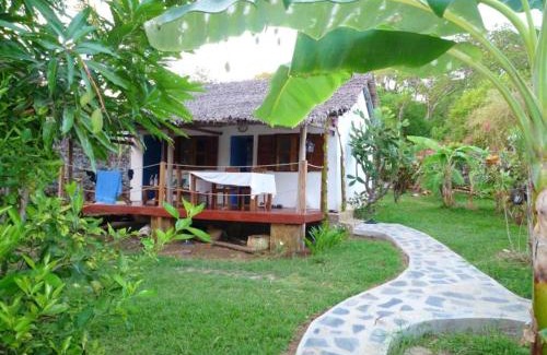 Nosy Be House | Beautiful Andilana Bungalow with Sea View & Shared Pool