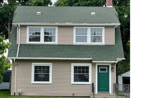 Lansing House | Cozy Bungalow near Historic District & MSU Campus