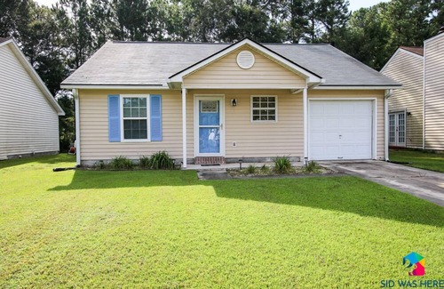 Richmond Hill House | Pet-Friendly Bungalow Just Minutes from Savannah