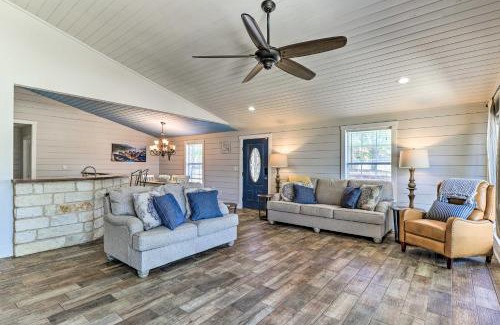 Silver Creek Village House | Pet-Friendly Burnet Cottage with Lake View & Porch - 10/10