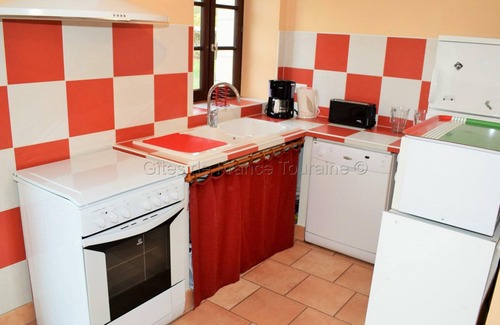 Chemille-sur-Indrois Cottage | Cozy Gite Chemillé-sur-Indrois with Spa & Kitchen