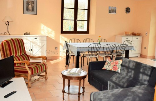 Chemille-sur-Indrois Cottage | Cozy Gite Chemillé-sur-Indrois with Spa & Kitchen