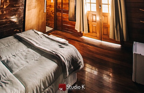 Mairipora Cottage | Charming, Cabana-style country house with pool and comfortable suites