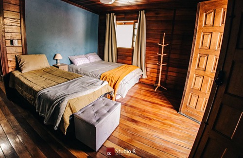 Mairipora Cottage | Charming, Cabana-style country house with pool and comfortable suites