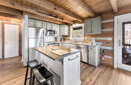 Foscoe Cabin | Charming Cabin in Private Setting