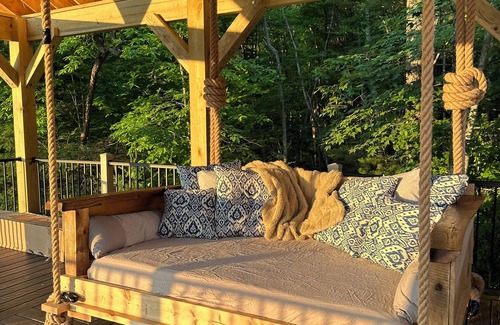 Ferguson Cabin | Picturesque Cabin Near Boone with Hot Tub & Scenic Trails