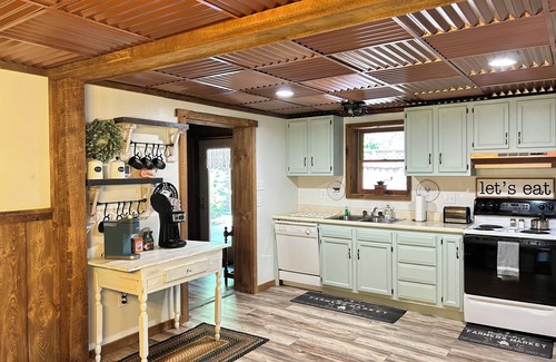 Normalville Cabin | Spacious Cabin Retreat near 7Springs and Ohiopyle