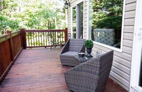Clarkesville Cabin | Tranquil Cabin Retreat with Pond, Kayak & Spa Amenities