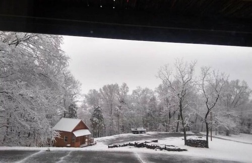 Chuckey Cabin | Picturesque Cabin with River Views in the Smoky Mountains