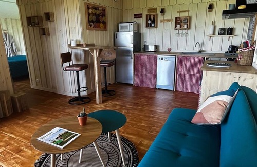 Monbazillac Cabin | Relaxing Cabin Retreat with Spa, Sauna & Private Pool