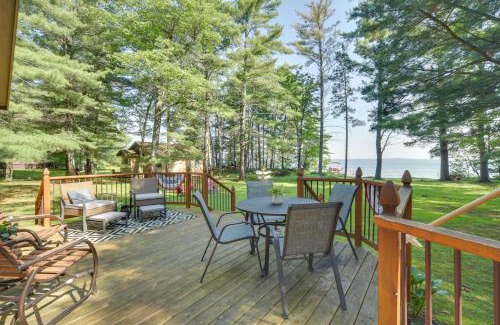 Hayward House | Charming Cabin on Grindstone Lake