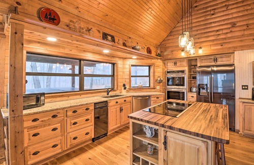 Mt. Sherman Cabin | Cozy Cabin with Hot Tub, Fire Pit & Scenic Views!