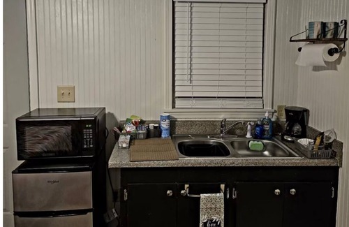 Clinton Cabin | Charming cabin with AC and WiFi in delightful Clinton