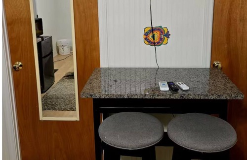 Clinton Cabin | Charming cabin with AC and WiFi in delightful Clinton