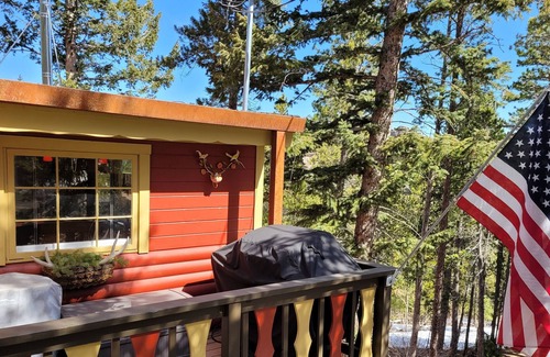 Coal Creek Cabin | Charming cabin with Continental Divide views for miles