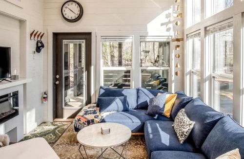 Monteagle House | Charming Cabin with Stunning Sights in Monteagle, Tennessee