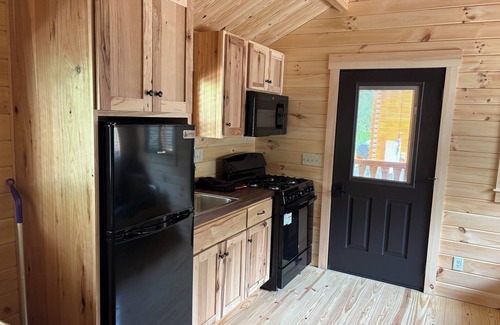 Trenton Cabin | Charming cabin with WiFi and AC in marvelous Trenton
