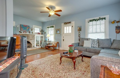 Canyon Lake House | Idyllic Canyon Lake Cottage with Pool & BBQ Pit Awaiting You