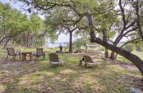 Canyon Lake House | Idyllic Canyon Lake Cottage with Pool & BBQ Pit Awaiting You
