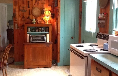 South Chatham Cottage | Beautiful Cape Cottage in Chatham, Steps to the Beach