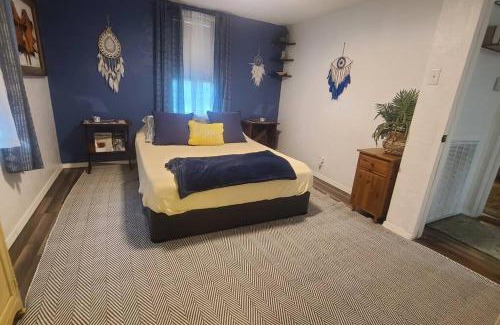 Barrett Villa | Budget-Friendly Casita By The River with Pet Amenities