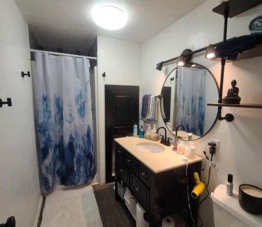 Barrett Villa | Budget-Friendly Casita By The River with Pet Amenities