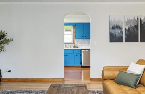 Catskill House | Pet-Friendly Catskill Retreat Steps from Main St. Attractions