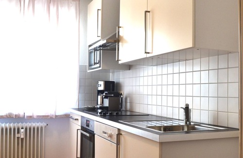 Weiden in der Oberpfalz Apartment | Central Living in Weiden with Pool & Breakfast Options