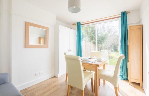Cambridge House | Family-Friendly Central Retreat with High Guest Ratings