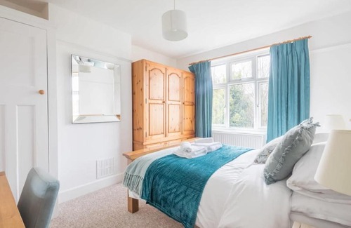 Cambridge House | Family-Friendly Central Retreat with High Guest Ratings