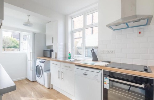 Cambridge House | Family-Friendly Central Retreat with High Guest Ratings