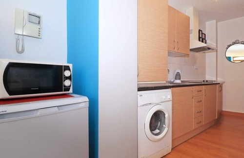 Lagunillas Apartment | Cozy Studio Málaga: Ideal for Couples and Family Stay
