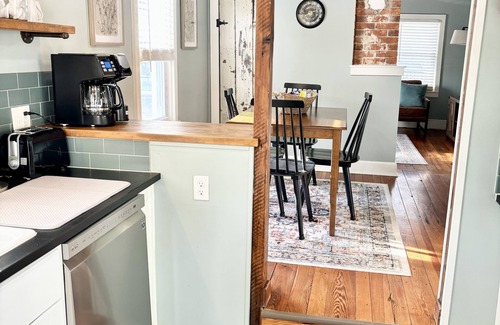Woodstown Cottage | Cozy 100-Year-Old Tiny Home with Lake View & Gym Access
