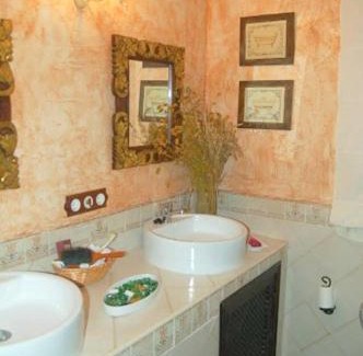 Alcazar de San Juan Ski Chalet | Chalet with Private Pool & Pet-Friendly at Cinco Casas