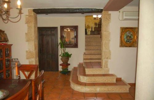 Alcazar de San Juan Ski Chalet | Chalet with Private Pool & Pet-Friendly at Cinco Casas