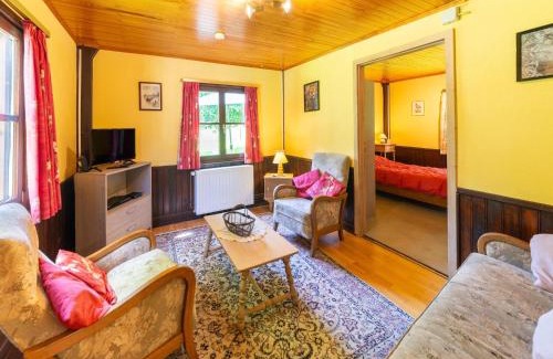 Petit-Thier Ski Chalet | Charming Chalet in Vielsalm with Expansive Garden Retreat