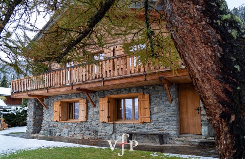 Verbier Ski Chalet | Chalet in Patier with Breathtaking Views and Spa Amenities