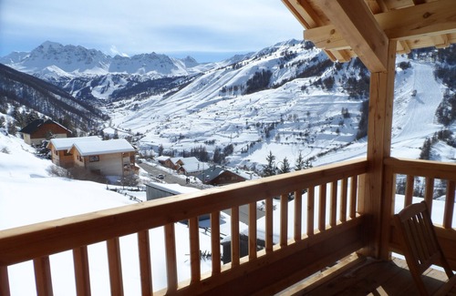 Vars Ski Chalet | Mountain View Chalet with Jacuzzi, Pool & 10/10 Guest Rating