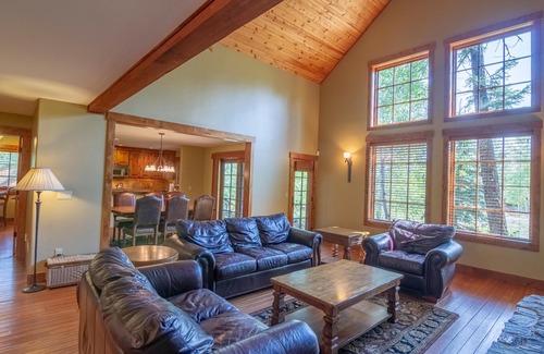 Tamarack Ski Chalet | Timberwolf 3BR Retreat at Tamarack Resort with Pool & Spa