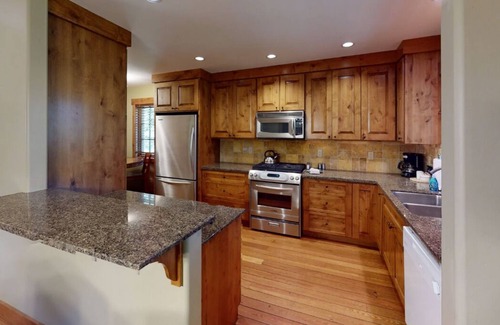 Tamarack Ski Chalet | Timberwolf 3BR Retreat at Tamarack Resort with Pool & Spa