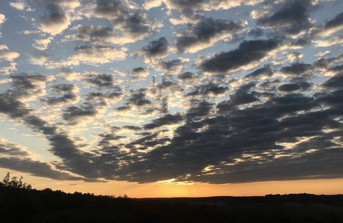 Arvonia House | Charming Chalet with incredible sunrises, and breath taking views...