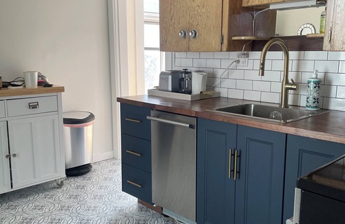 Saskatoon Downtown House | Unique 4 Bedroom Retreat Just Steps from the River!