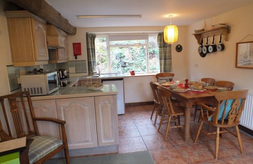 Llandovery Cottage | Cozy Cottage Retreat Near Crychan Forest & Brecon Beacons