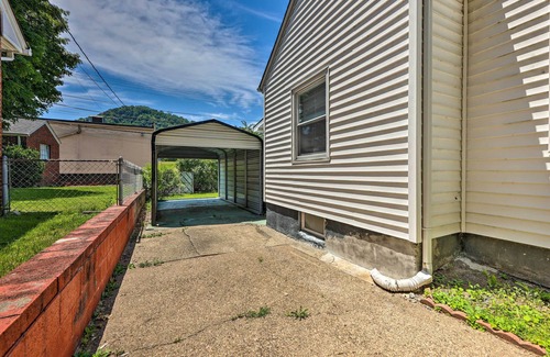 Kanawha City Cottage | Inviting Charleston Home with Yard, Fire Pit & Pet Friendly