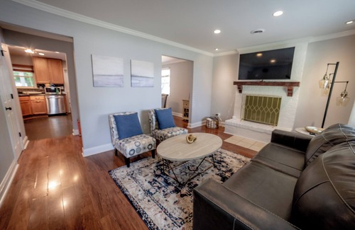 Charlottesville House | Cozy Charlottesville Retreat near UVA with Hot Tub & Spa