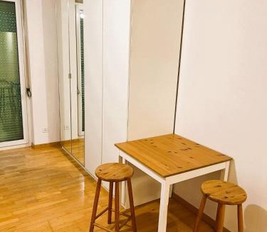 Alt-Wiedikon Apartment | Charming City Center Flat with Balcony Steps from Zurich Historic Schloss