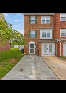 Garfield Heights Apartment | Beautiful City Loft - Unit A | Guest Rated 10/10