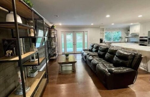 Claremont House | Relaxing Claremont 4BR Home with Private Pool & Spa